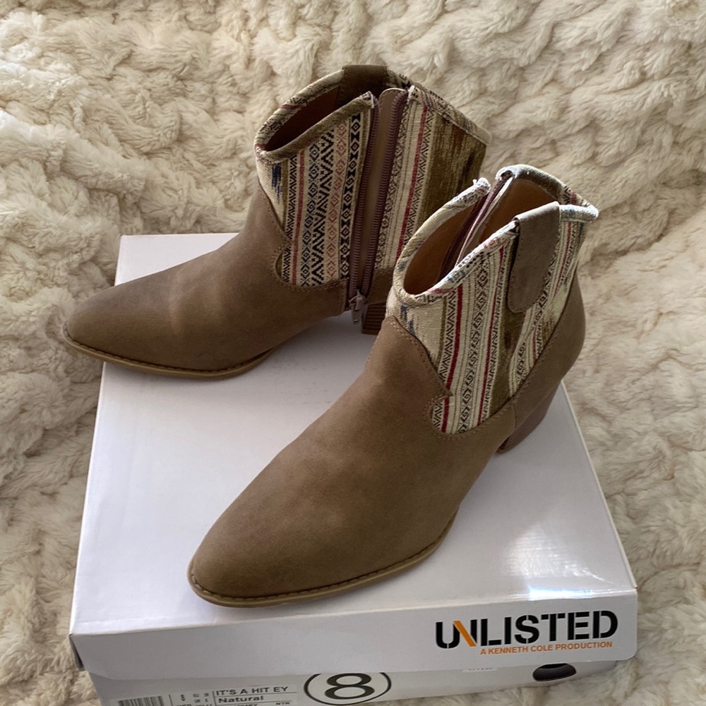 NIB Unlisted tan booties 8